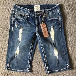 *PREMIUM* LA Idol distressed Bermuda shorts